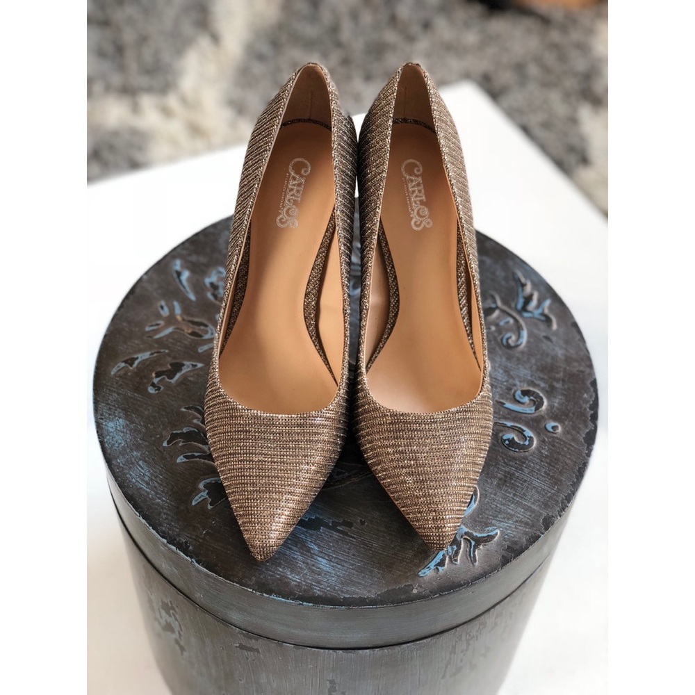 Carlos Santana Sparkly Gold Holiday Pointed Heels